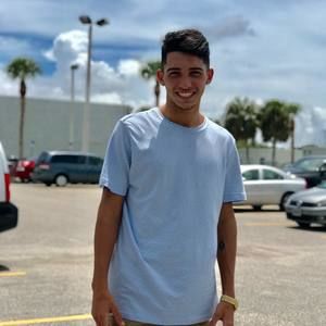 Meet your Posher, Sebastian